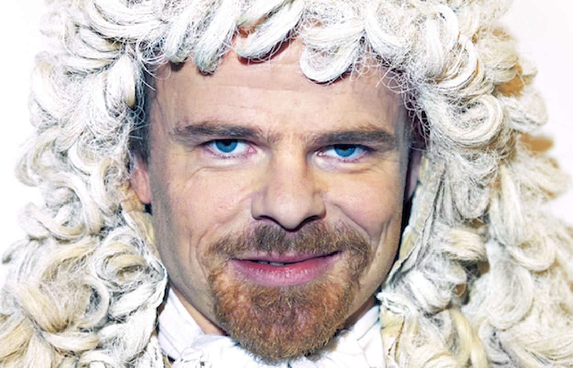Hoofd met pruik