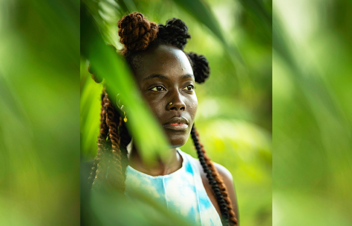 Lezing & talk over de oorsprong van spoken word in Nederland met legende Babs Gons.